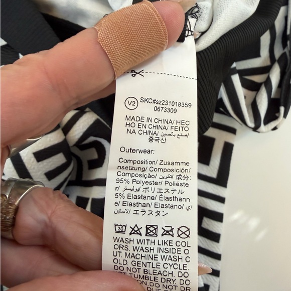 #461 Adorable Track/Warm Up Suit from SHEIN Black and White Geometric Top. - Picture 8 of 8